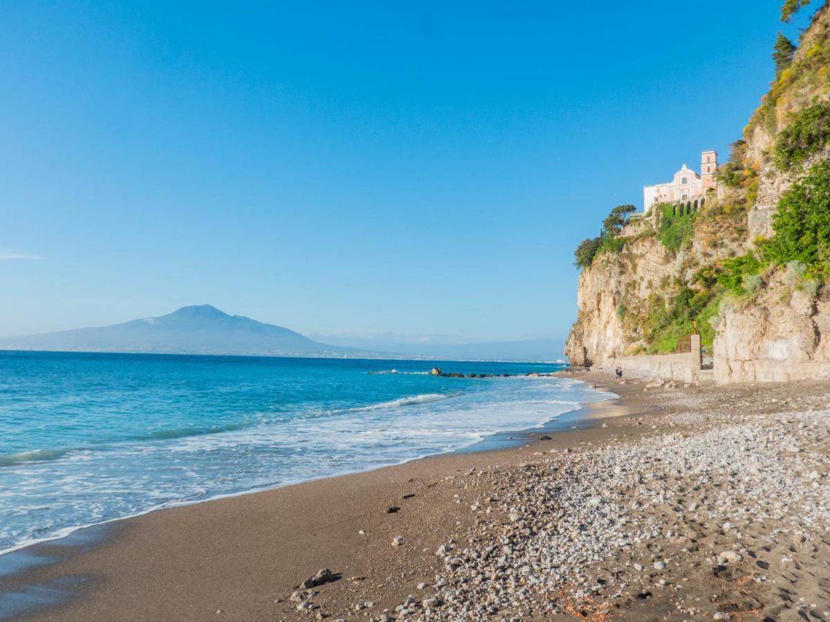 Quintessenza - Sorrento Coast Rentroom วีโกเอเกวนเซ ภายนอก รูปภาพ